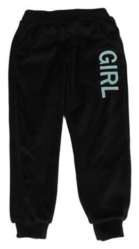 Čierne plyšové tepláky s nápisom