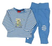 2 set - modro-bílé pruhované triko s lvem + modré lehké tepláky s nášivkami 