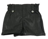 Černé koženkové sukňové kraťasy River Island