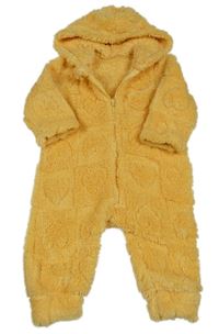 Žlutá chlupatá kombinéza se srdíčky a kapucí 