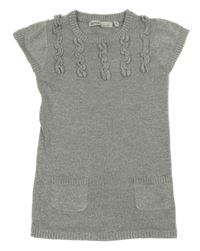 Sivé trblietavé svetrové šaty s volánikmi