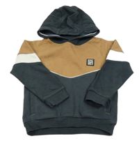 Antracitovo-hnedo-biela mikina s nášivkou a kapucňou Nutmeg