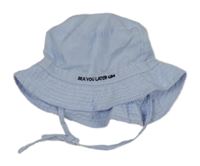 Svetlomodrý pruhovaný klobúk C&A