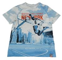 Světlemodro-biele športové tričko s basketbalistou C&A