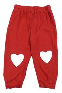 Červené tepláky se srdíčky
