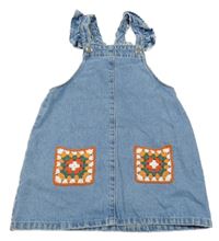 Světlemodré laclové riflové šaty s háčkovanými kapsami Matalan