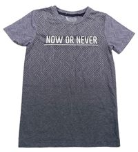 Sivé vzorované tričko s nápisom TU