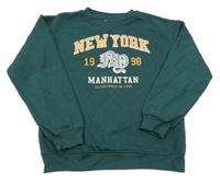 Smaragdová mikina s nápismi a číslom YOUNG IDOLS