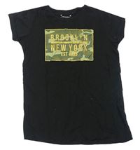 Čierne tričko s army vzorom a nápismi Primark