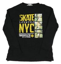 Čierne tričko so skateboardisty a nápisom H&M