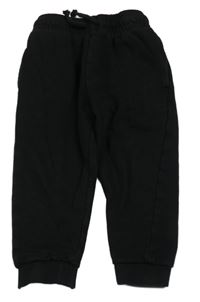 Černé tepláky George