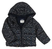 Tmavomodrá šusťáková prošívaná zimní bunda s kytičkami a kapucí Kiabi