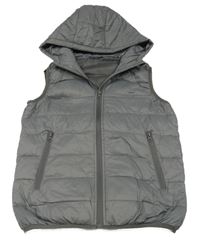 Šedá šusťáková prošívaná zateplená vesta s kapucí 
