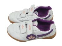 Nové - Bílé sálovky Lico vel. 33