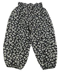 Čierno-biele kvetované ľahké cuff nohavice Shein