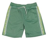 Zelené sportovní kraťasy s pruhy Infinity