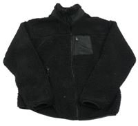 Černá huňatá propínací mikina s kapsou 