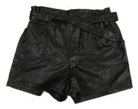 Čierne koženkové kraťasy s opaskom Primark