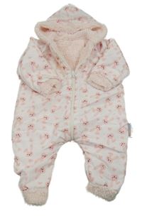 Bílo-světlerůžová šusťáková zateplená kombinéza se zajíčky a kapucí