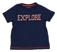 Tmavomodré tričko s nápisem F&F