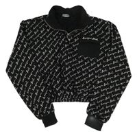 Čierna crop mikina s nápismi a vreckom George