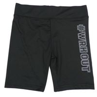 Čierne športové kraťasy s nápisom