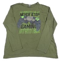 Khaki tričko s nápisom a ovladačem Chapter young