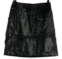 Dámska čierna koženková sukňa M&S