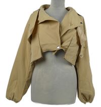 Dámsky béžový šušťákový crop blejzer Boohoo