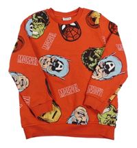 Červená mikina s hrdiny Marvel