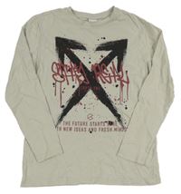 Svetlosivé tričko so šipkami a nápismi Chapter young