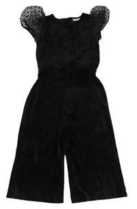 Čierny plyšový nohavicový overal s bodkovanymi šifónovymi rukávy Matalan