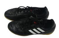Černé koženkové sálovky Adidas vel. 36