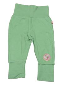 Zelené tepláky s nášivkou Blue Seven