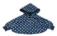 Nové - Tmavomodré šusťákové zateplené pončo s puntíky a kpaucí 