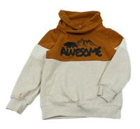 Světlebéžovo-medová melírovaná mikina s nápisom a medvedíkom a horami a komínovým golierom dopodopo