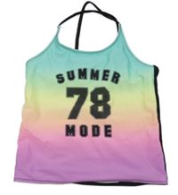 Mátovo-žlto-oranžovo-ružovo-fialovo-čierny plavkový top s číslom a nápismi