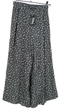 Dámske čierno-biele kvetované culottes nohavice New Look
