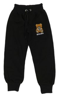 Čierne tepláky s medvedíkom