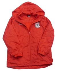 Červená šušťáková športová bunda s výšivkou a kapucňou Stanno