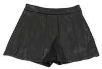 Černé koženkové sukňové kraťasy F&F