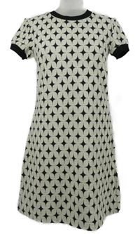 Dámske bielo-čierne vzorované pletené šaty