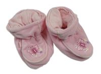 Růžové capáčky s motýlem 