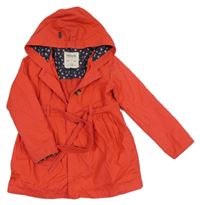 Červený plátenný jarný kabát s výšivkami květů a kapucňou C&A