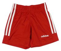 Červené športové kraťasy s logom a pruhmi Adidas