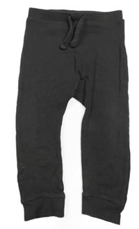 Tmavosivé rebrované ľahké tepláky Matalan