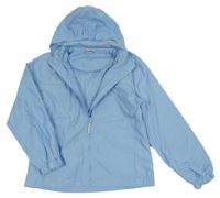 Svetlomodrá šustáková jarná bunda s prúžkami a ukrývací kapucňou Alive