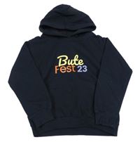 Tmavomodrá mikina s nápisom a kapucňou