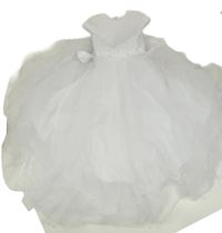 Bílé slavnostní tylové šaty