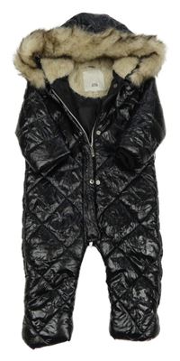 Černá šusťáková zimní lesklá kombinéza s kapucí s kožešinou River Island